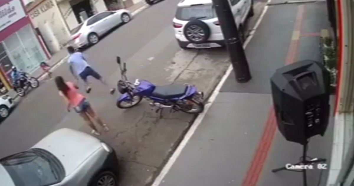 teen saves little girl brazil