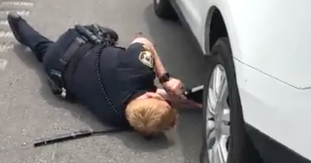 police officer helps stranded couple