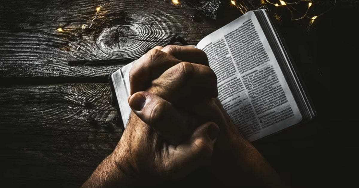 how to live a holy life