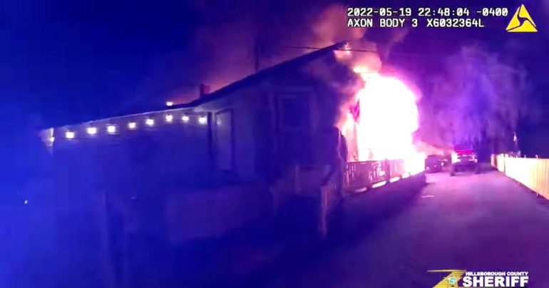 police-officers-save-child-from-fire