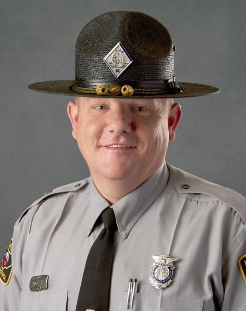 Trooper-Jaret-Doty-prays-for-dad-with-cancer