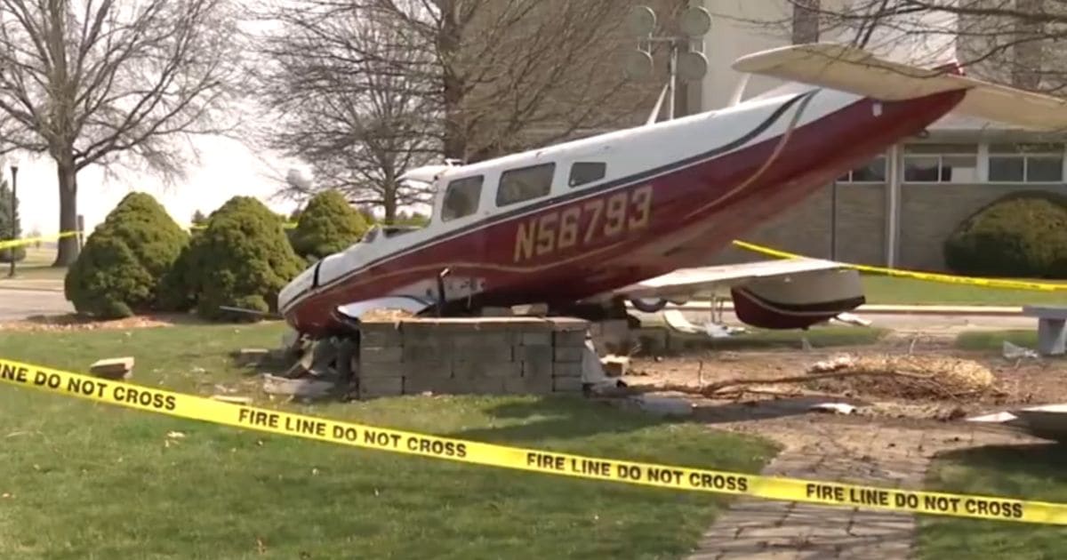 plane crashes near church Illinois