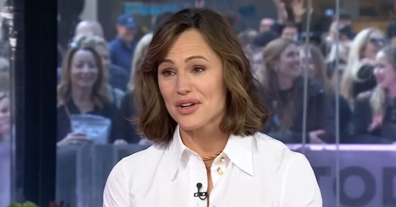 jennifer garner social media