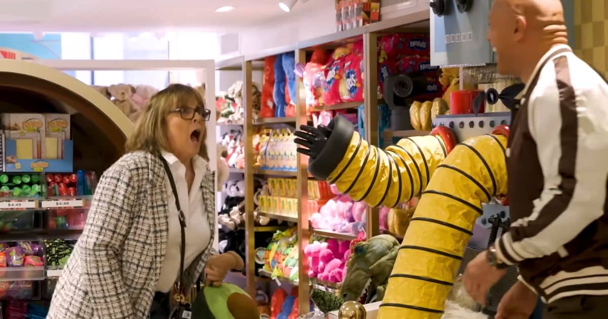 dwayne johnson and jimmy fallon surprise shoppers