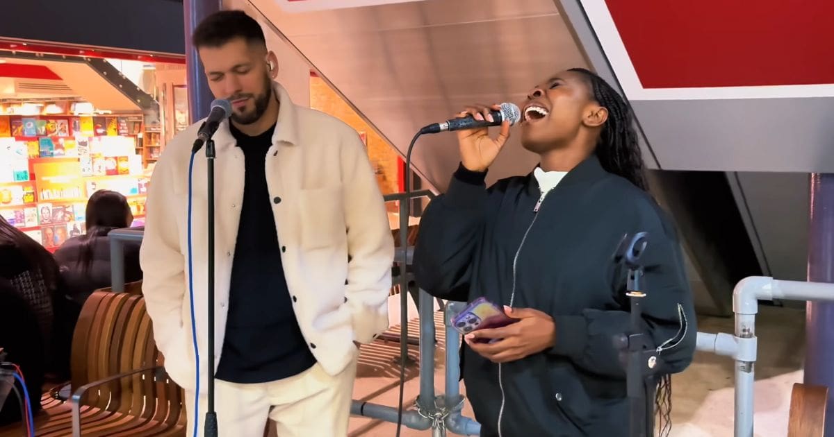 Oceans street performance
