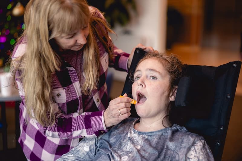 woman wakes up from coma after 5 years