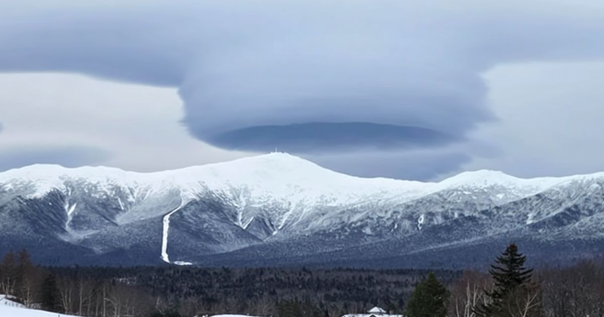 ring shaped clouds mount washington