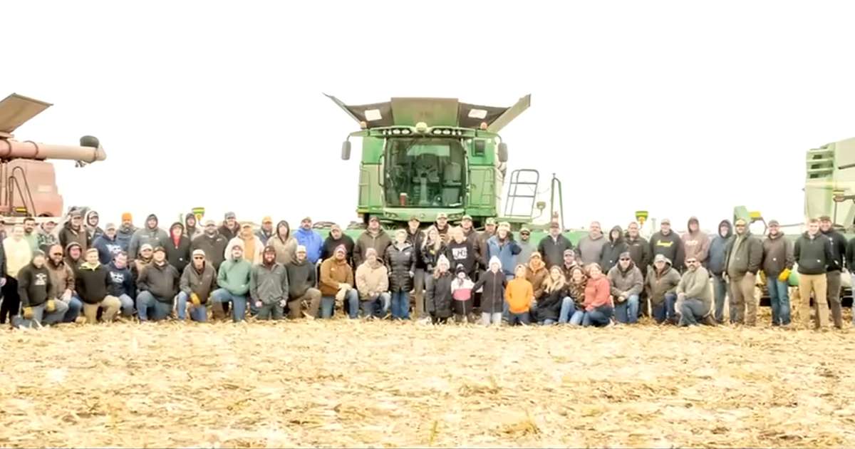 north dakota farmers harvesting crops