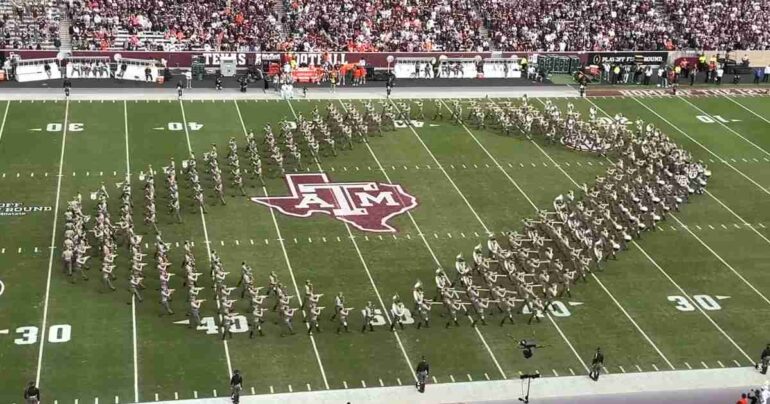 fightin texas aggie band halftime drill