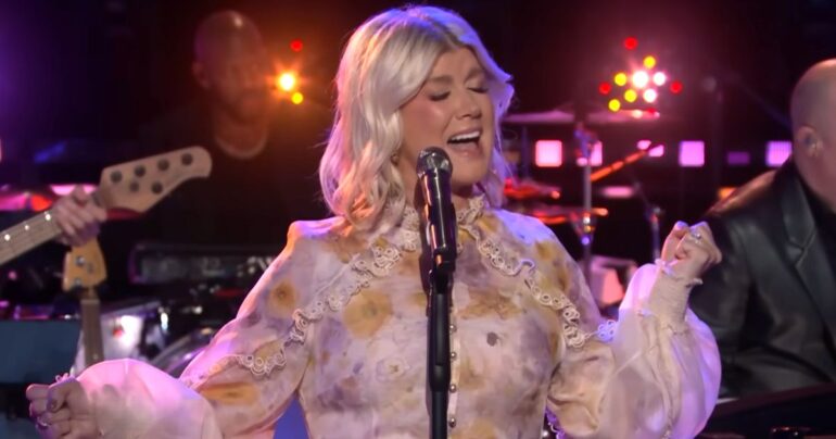 natalie grant his eye is on the sparrow