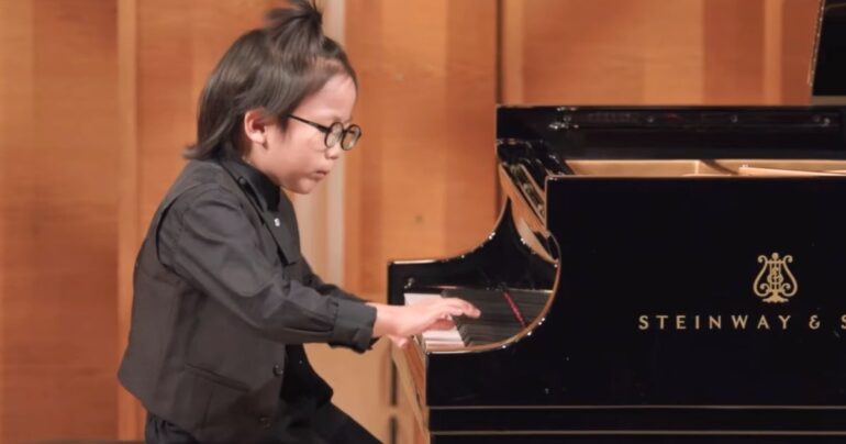 alexander zhou pianist