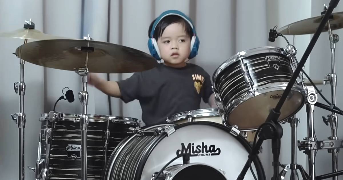 3 year old drummer misha