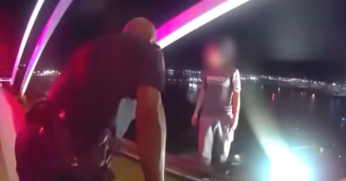 officer-prays-over-suicidal-man